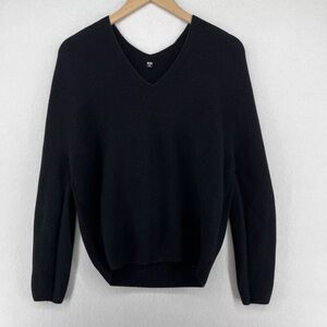 Uniqlo cocoon v-neck sweater EUC in navy